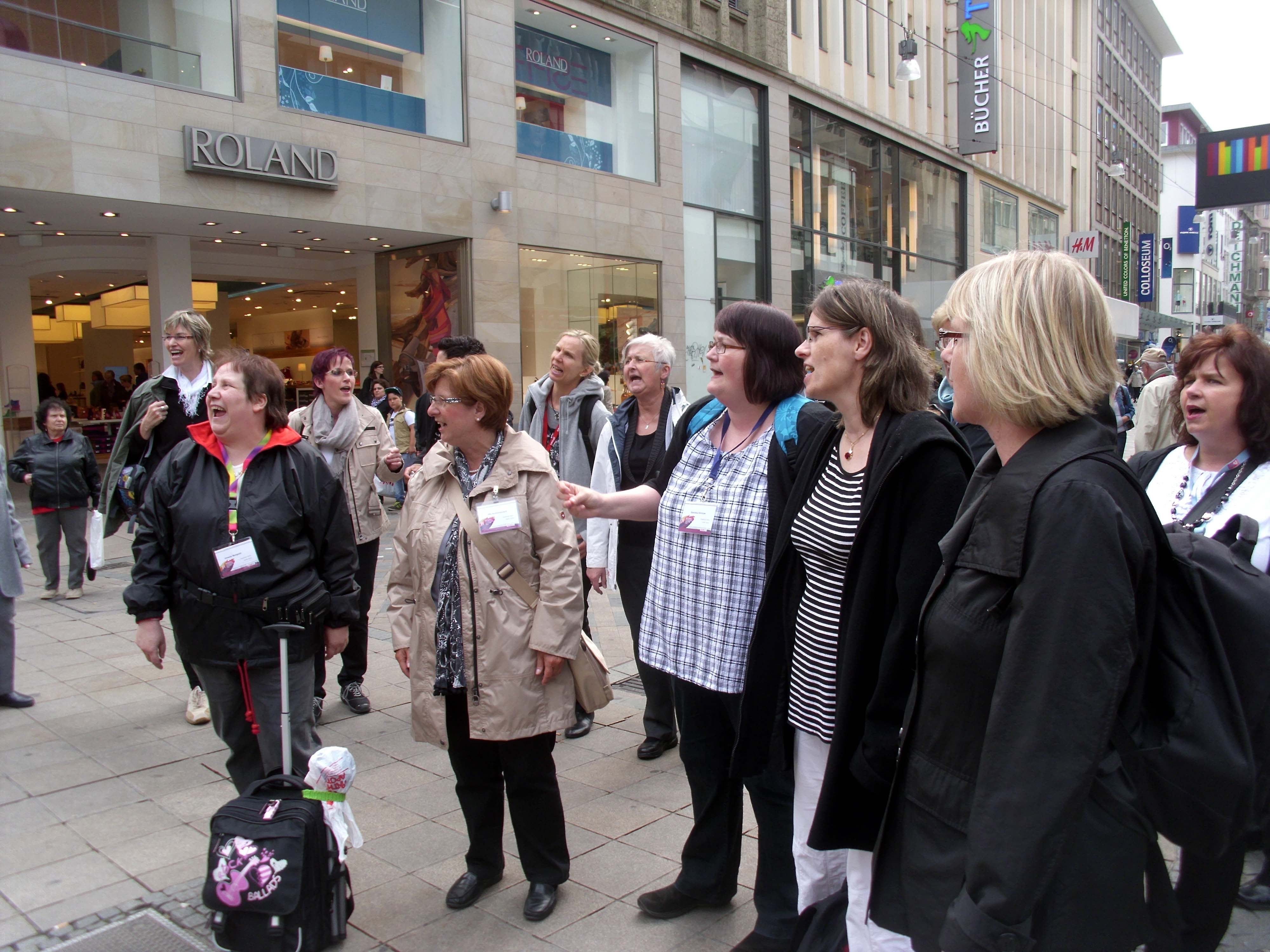 Flashmob Frauen 01.06.2012 Foto: trainarchivator